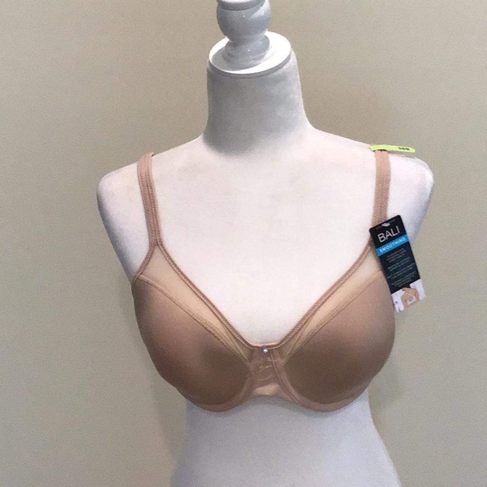 Bali Tan Underwire Bra with Molded Cups and Adjustable Straps